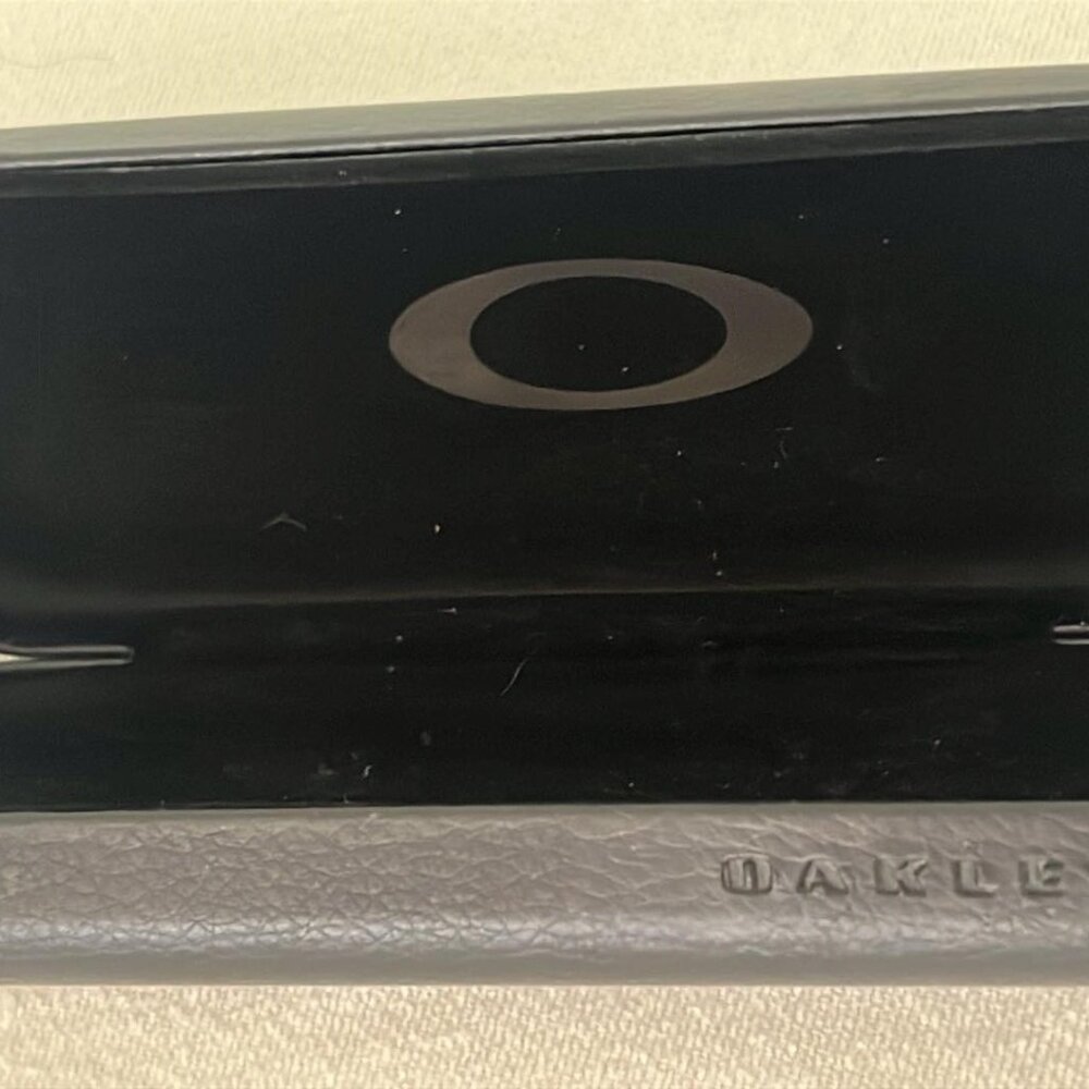 Authentic Oakley Hard Case Black Clamshell Eyeglasses or Sunglasses Case Genuine